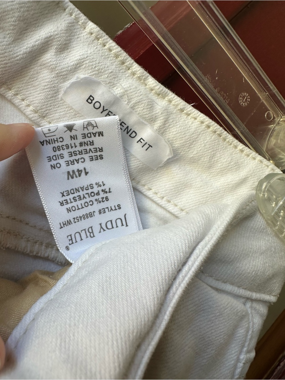 Judy Blue white High-Rise Tapered Jeans - Picture 4 of 7